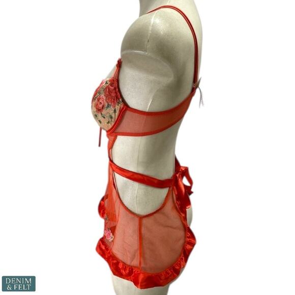 Victoria’s Secret Wicked Floral Embroidery Red Sheer Lace Apron NWT~NEW💋 - Picture 9 of 16